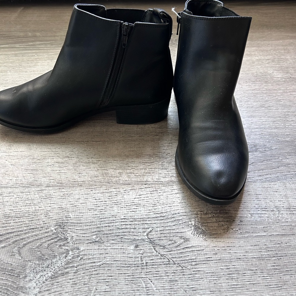Black ankle boots flat heel